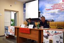 Встреча студентов КТТ с сотрудниками МЧС. Выступает представитель ГО и ЧС