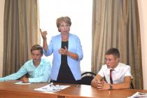 Встреча с УИК. Выступает Самбурова Г. П.